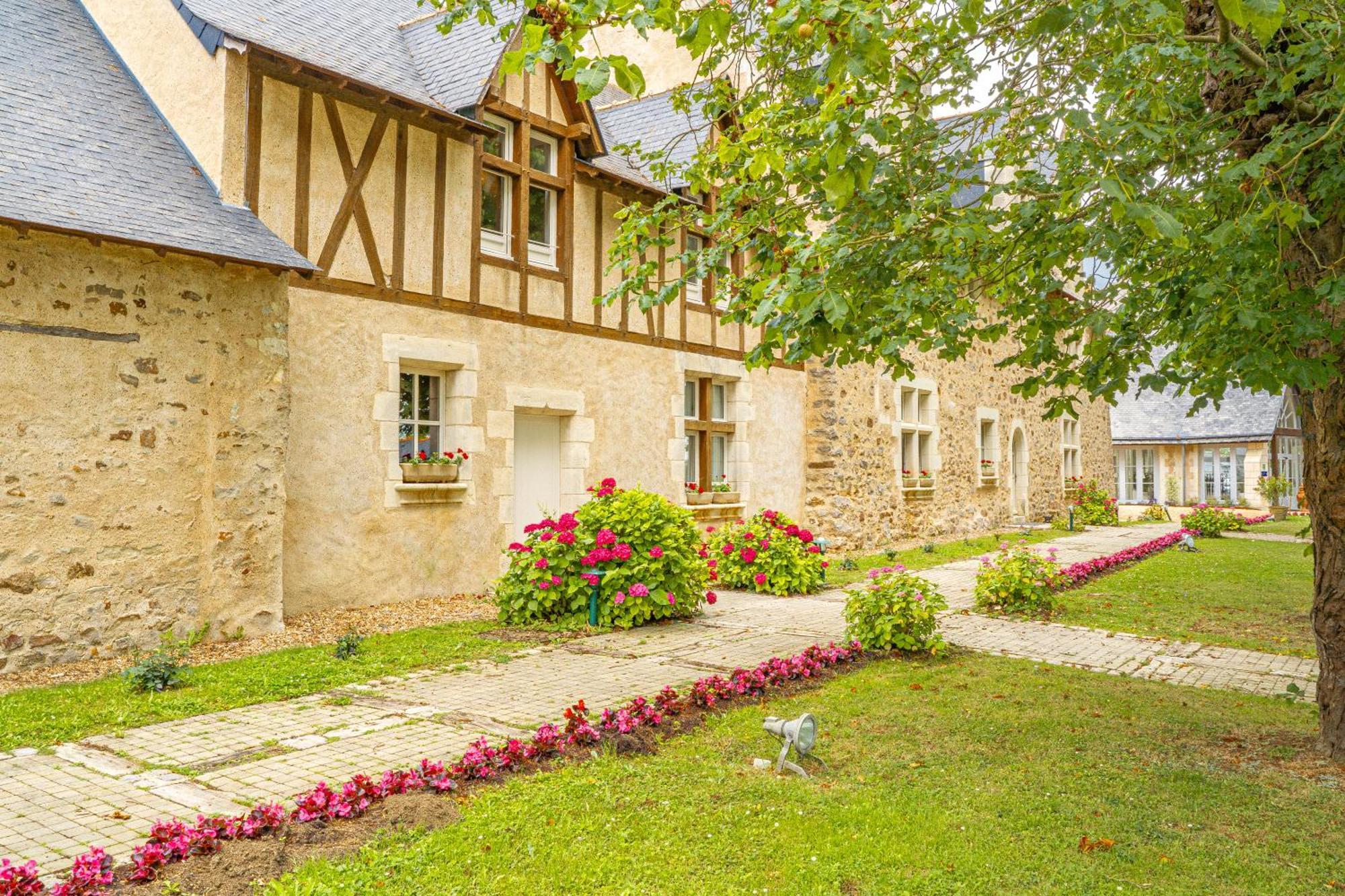 Château De Noirieux Briollay Exterior foto